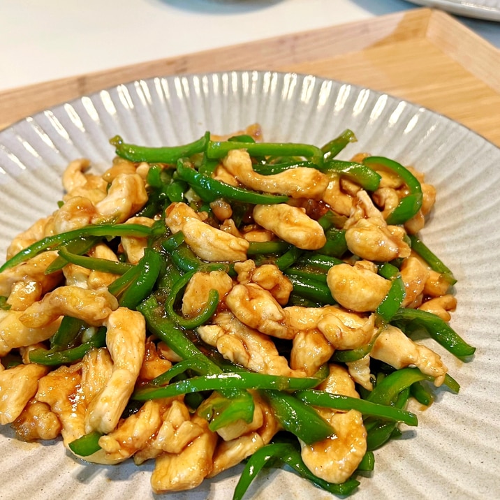 節約!鶏むね肉でチンジャオロース風